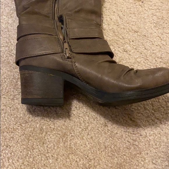 Tall boots - Picture 4 of 4